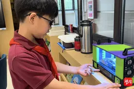 风洞试验模型制作视频蹿红网络 常州一小学生亲手制作  这所学校竟有上千座家庭科学实验室图片