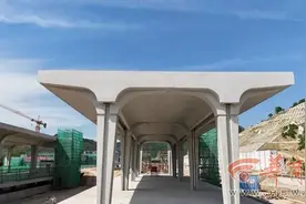 西延高铁黄陵西站全面封顶图片
