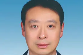5名厅干履新图片