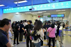 人船双旺！湾仔边检2024年出入境旅客验放量再创新高图片