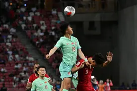 世预赛中国男足2:2战平新加坡队图片