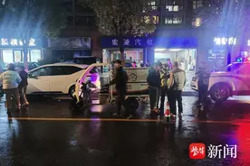 闯红灯的三轮车撞上横穿马路的行人，这个责任到底怎么划分？图片