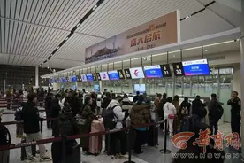 里程碑时刻！首个T5出港航班6点05飞向蓝天图片