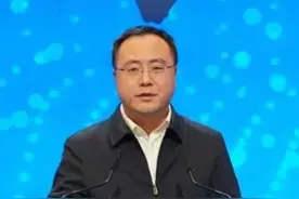 四川省委宣传部副部长方小虎：支持主流媒体开展建设性舆论监督图片