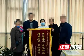 早期肠癌不开刀！湘雅常德医院内镜下成功剥离鸡蛋大小直肠肿瘤图片