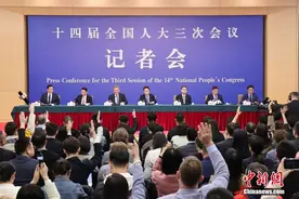 中国人民银行行长：金融支持融资平台化债取得重要阶段性成果图片
