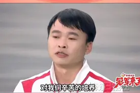 谢瑜谈及父亲的付出哭了：他身上有伤，赚来的钱都补贴家，自己舍不得买一件新衣服图片