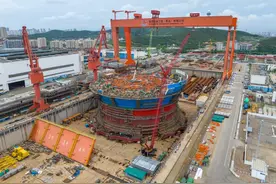 中海油新型圆筒型浮式生产储卸油装置船体建造完工图片