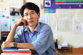 “笨人”科学家：薛其坤图片