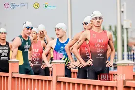 中国女子选手斩获冠军，200余“铁人”激战武汉江夏梁子湖图片
