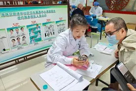 血糖远程监测落地社区，“智能化”如何更“适老化”？图片