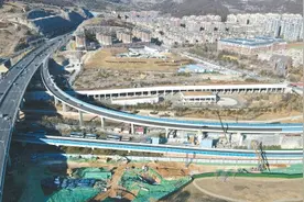 项目强省会｜龙鼎立交枢纽改造开建匝道桩基图片