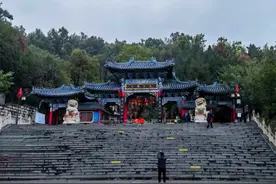 走进章丘莲花山图片