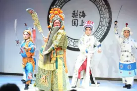 新年魔都文艺新地标搜索｜豫剧出圈，沉浸式演出新年转场亚洲大厦演艺星空间图片