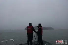 广西海警加强海上巡逻管控 “护航”节后复工复产图片