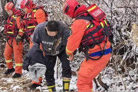 三人从昌平到密云赏雪景，车轮陷入泥坑！消防出动救援图片