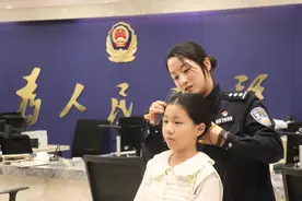 加班办！济南高新区舜华路派出所为学生办身份证提供绿色通道图片