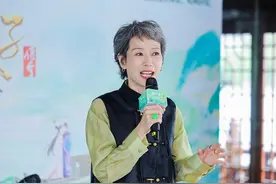叶童逛西湖，官宣"新白娘子传奇30年演唱会"最终站定档7月20日图片