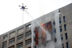 天津首台空地协同系留无人机消防装备在泰达列装图片