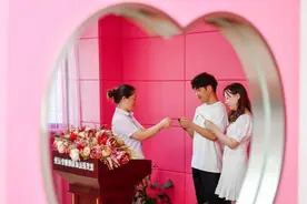 潮评丨女性35岁前结婚奖励1500元，别动“领奖励再离婚”式歪心思图片