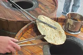 锅盔店因送锅盔走红，有困难可直接免费领，顾客：用评论截图免费领了，感觉会有好运图片