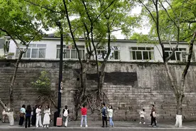 重庆：用红岩精神为城市铸魂图片