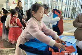 在玩耍中体验学习之乐，孩子们开开心心进行“期末考”图片