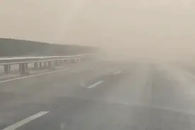 大范围沙尘天气来袭 甘肃高速部分路段启动恶劣天气一级响应预案图片