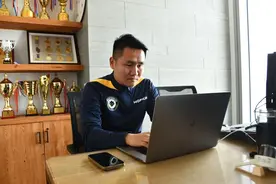追光丨“狼娃”很忙！王尔卓拥抱退役后的火热生活图片