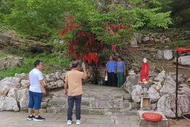 千年青檀万年泉，济南72名泉之檀抱泉视频封面