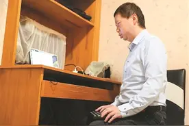 盲人海归助视障儿童“看见”世界图片