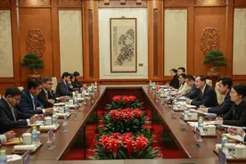 中印副外长/外秘级对话在京举行，双方同意恢复直航航班图片
