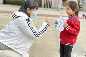 东港区实验幼儿园开展“春风四月暖 读书正当时”阅读节活动图片