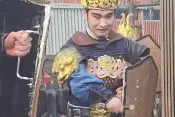 笑晕！“丢刀侍卫”火了，这辈子伤心事都要想完了……图片