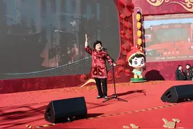 三农深度调查 | 人人刷手机的当下，传统曲艺为何依然爆火乡村？图片