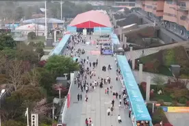 “扬马”即将开跑！参赛包里“暖心”满满图片