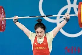 稳稳拿下！罗诗芳夺举重59公斤级奥运金牌图片