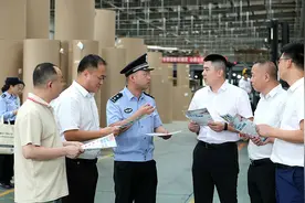 蓝媒热评丨助企护企爱企 拒绝“远洋捕捞”图片
