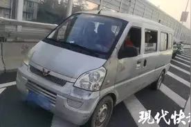 南京交警开展“冬季攻坚”统一行动，24小时查扣涉嫌飙车炸街改装车70余起图片