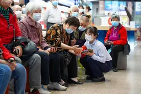 重庆联通帮助老年人共享数智生活图片