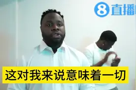 直接安排首发😂！网红恶搞布朗尼进更衣室：老爹我要喊你勒布朗图片