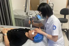 26岁准新娘痛哭：脸上长满小肉芽！又是因它“翻车”图片