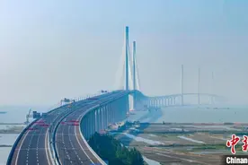 粤港澳大湾区核心工程黄茅海跨海通道建成通车图片