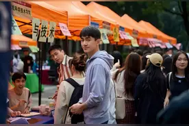 “本升专”的年轻人，比你想象中清醒图片