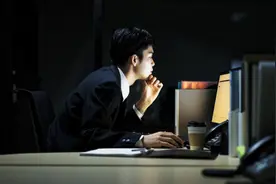 时代下的“天选打工人”图片