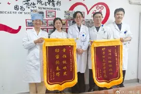 家长靠AI自行治孩子咳嗽拖成肺炎 医生：用药诊断等医疗决策AI不能代替人脑图片