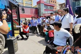 西安多条线路投放115辆无障碍公交车 方便残疾人士出行图片