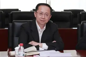 国务院决定刘浩凌任中投公司总经理，其拥有多个中外名校学位图片