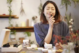 护肤盯上中产焦虑图片