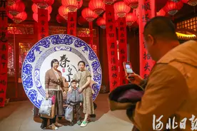 秦皇岛：“夜经济”丰富假日生活图片
